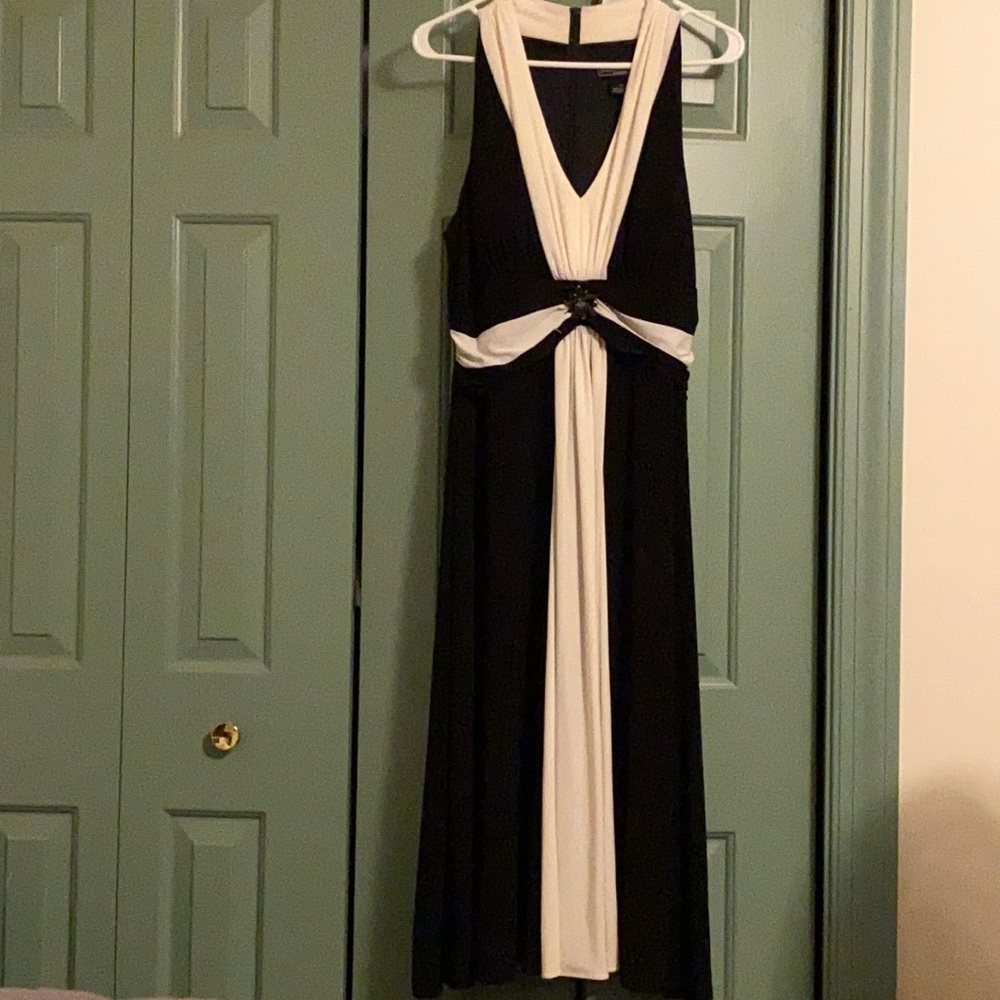 Jessica Howard black and cream evening dress